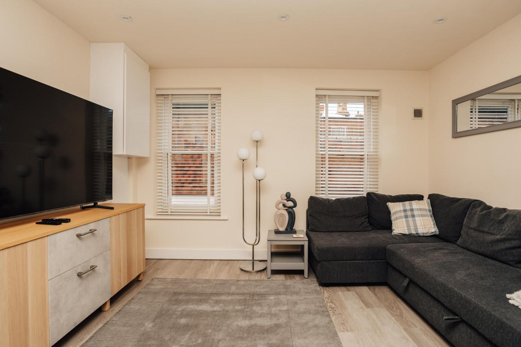 Henley Town Centre With Parking Apartment Exterior photo